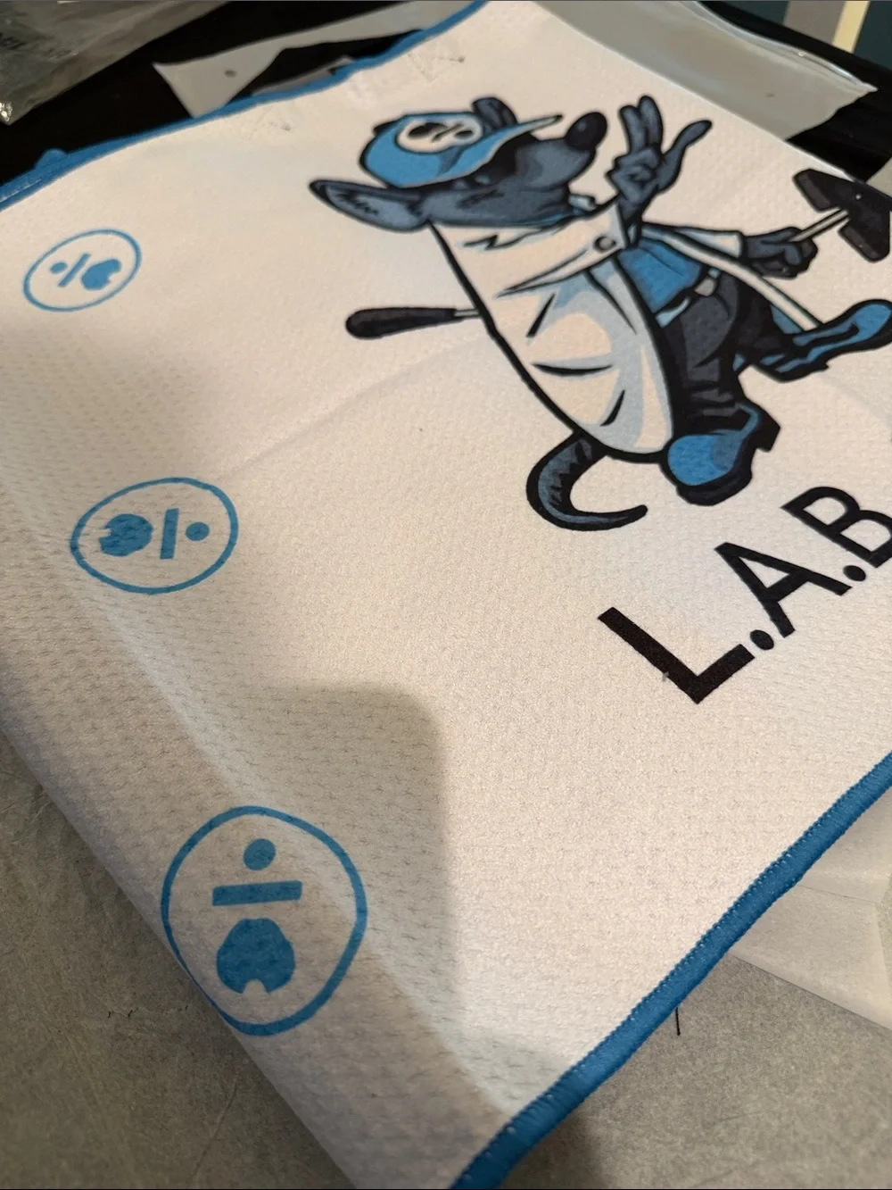 L.A.B. "CHILL RAT" SCRUBBER TOWEL - Picture 4 of 4